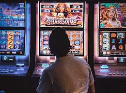 Gioco d'azzardo senza freni: 164 miliardi "bruciati" mentre il Paese paga il conto