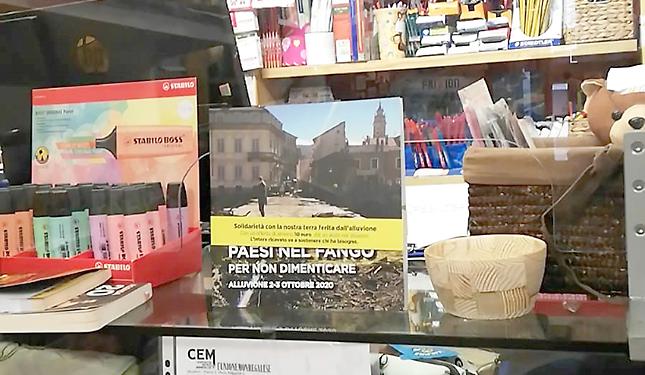 Libro Paesi Nel Fango