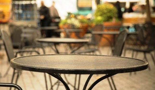 Dehors: ora anche panetterie e alimentari potranno avere tavolini e sedie davanti alla vetrina