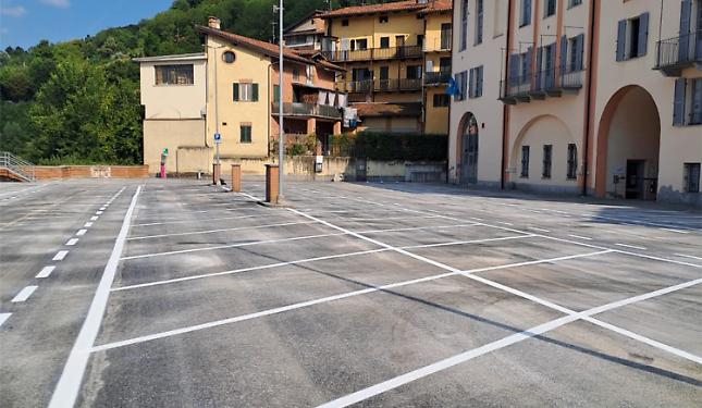 Un parcheggio trasformato in giardino