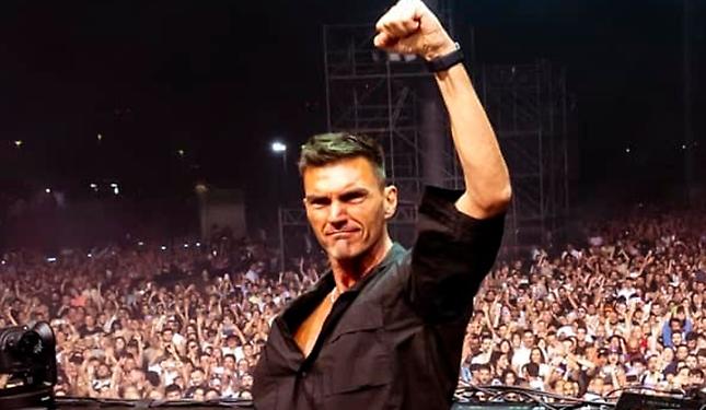 Tutti pazzi per Gabry Ponte: «La prima release dei biglietti esaurita in 10 minuti»