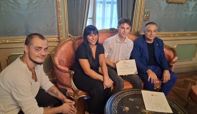 La Regione premia Cristi, il 17enne che intervenne per difendere una persona aggredita