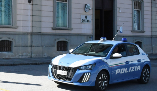 Controlli della Polizia tra giardini, stazioni ed esercizi commerciali