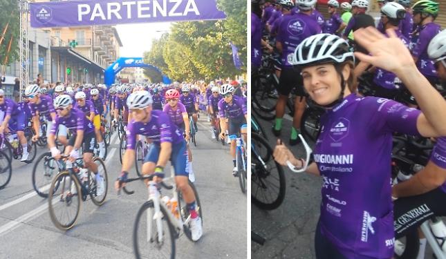 Una nuvola viola su Mondovì, le foto della spettacolare partenza della Granfondo Alpi del Mare