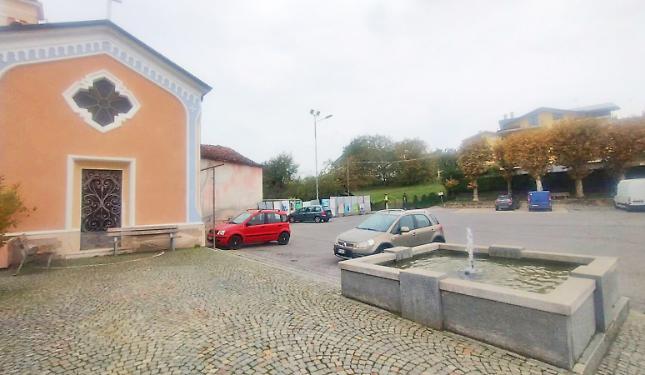 La fontana del Pasquero senza più inquilini: scomparsi nel weekend i pesci