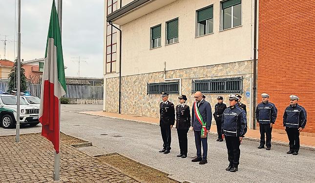 Carabinieri uccisi nell'esplosione: Mondovì si stringe attorno all'Arma nella giornata di lutto
