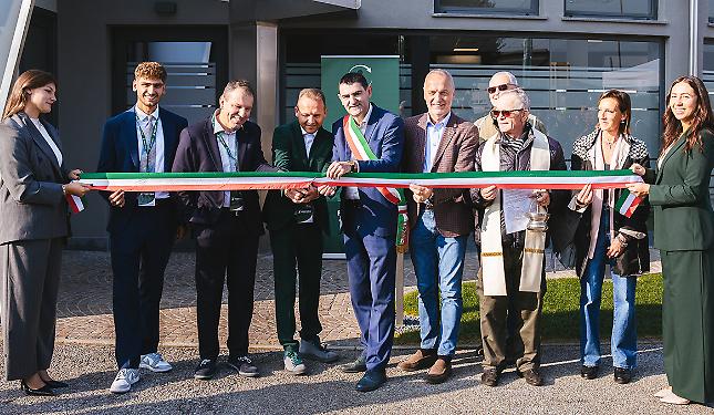 Taglio del nastro per Tekform