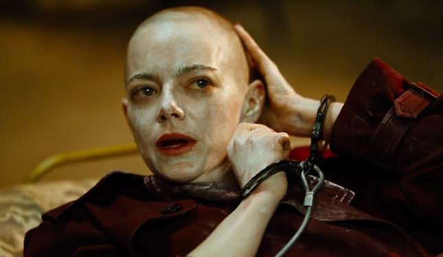 Lanthimos e Bugonia: apocalisse, disinformazione e nessuna redenzione