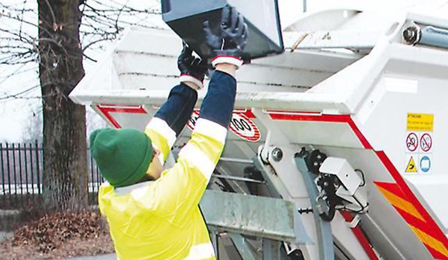 Rifiuti: «Consapevoli di alcuni disservizi, ascoltiamo i cittadini e trasmettiamo a chi di competenza»