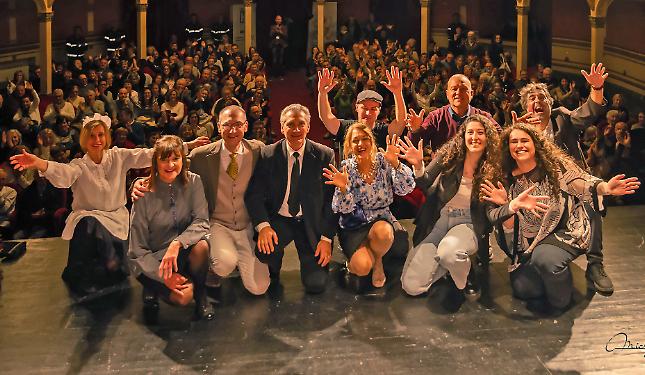 Quattro amici, una proposta “indecente” e tante risate: gli "Stornati" al Toselli