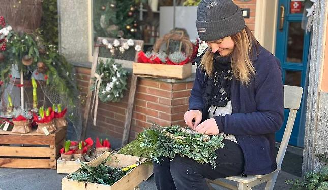 Un borgo si trasforma in una favola: un villaggio di Natale tra presepi alla finestra, artigianato e prelibatezze