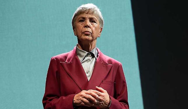 Il coraggio di sfidare la violenza squadrista: Ottavia Piccolo porta in scena l’eredità di Matteotti