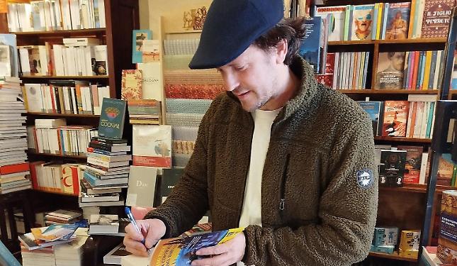 Orso Tosco torna in Langa per presentare il suo nuovo libro: "Controbuio"