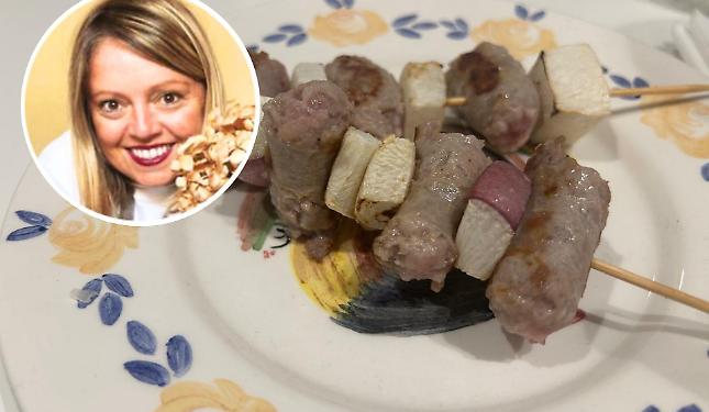 Spiedini di salsiccia e rape
