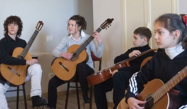 Sono giovani, ma suonano come grandi musicisti: lo storico concorso di chitarra emoziona ancora