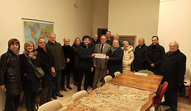 Un assegno e una speranza per chi non ha una casa: Lions e Leo Club al fianco dei pi&ugrave; fragili