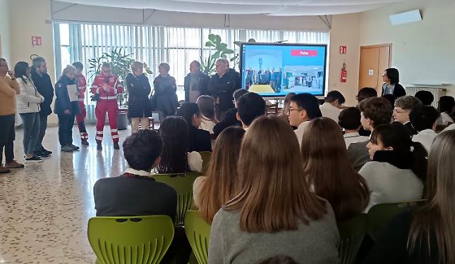 Studenti a&nbsp;&ldquo;tu&nbsp;per&nbsp;tu&rdquo;&nbsp;con&nbsp;il&nbsp;volontariato