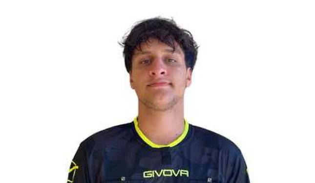 Il calcio si ferma per un minuto nel ricordo del giovane arbitro ucciso dal monossido