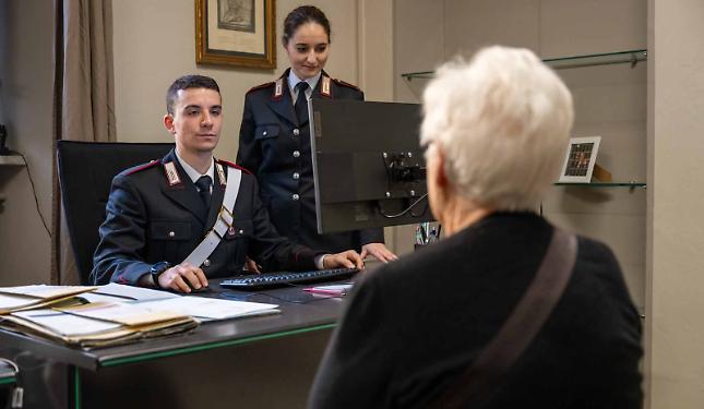 False telefonate, mail e raggiri "porta a porta": incontro "anti truffe" con i Carabinieri