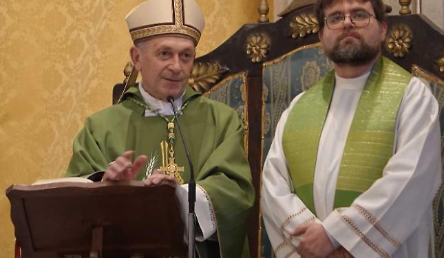 Il vescovo Egidio e don Federico alla celebrazione a Prea