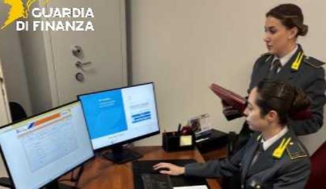 Contenuti per adulti e redditi nascosti: content creator nel mirino della Finanza