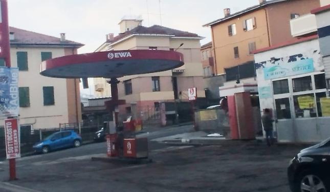 Fuoriuscita di materiale infiammabile, l'intervento dei Vigili del fuoco