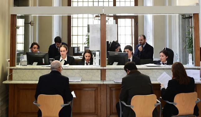 Centinaia di Comuni senza sportelli: la grande fuga delle banche dal Piemonte