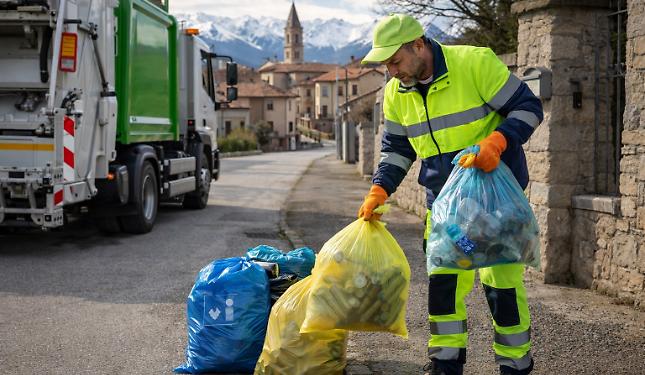 Raccolta rifiuti sotto controllo: ora i Comuni monitorano i mezzi in tempo reale