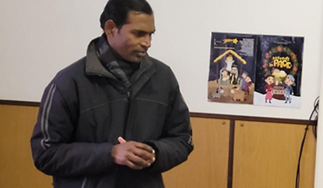 Il parroco indiano che si spostava in motorino: &laquo;Quando si &egrave; rotto, glie lo abbiamo ricomprato&raquo;