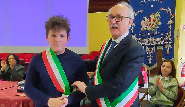 La merenda sospesa, intervallo pi&ugrave; lungo e all'aperto, pi&ugrave; alberi per la scuola... tutte le idee del nuovo Consiglio dei Ragazzi