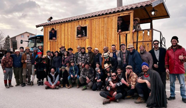 Oggi &egrave; il "venerd&igrave; dei magnin": gli spazzacamini scendono a valle, dopo un inverno sui tetti