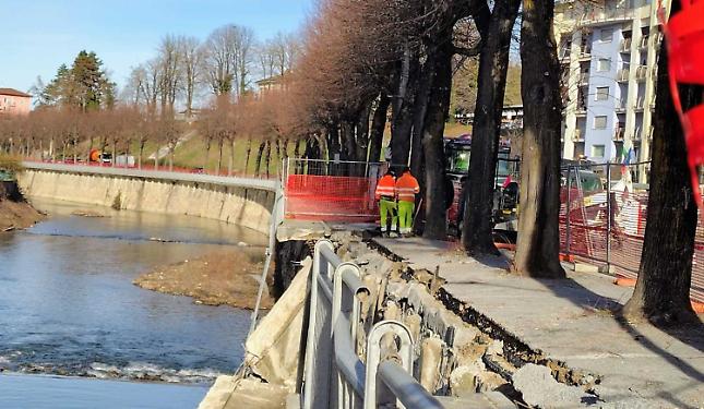 Cedimento del marciapiede lungo il Cevetta: verifiche in corso