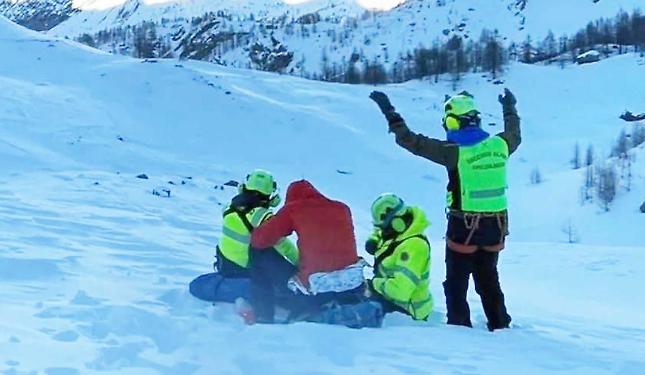 Valanga travolge un gruppo di sciatori freeride: due morti e un ferito grave