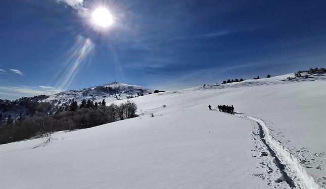 Paesaggi mozzafiato dopo la fatica: la bellissima ciaspolata al Bric Mindino