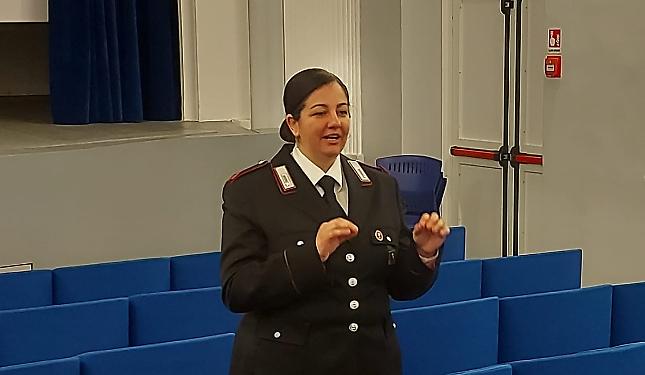 Truffe, i Carabinieri agli anziani: &laquo;Vi chiamano per nome, per guadagnarsi la fiducia&raquo;