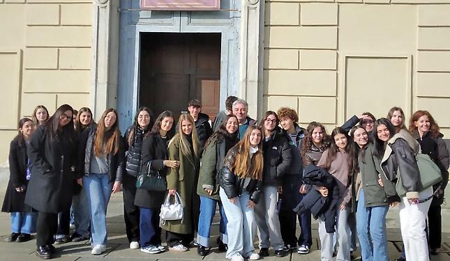 A lezione dalla duchessa: studentesse sulle orme dell'infanta di Spagna che spos&ograve; Carlo Emanuele I di Savoia