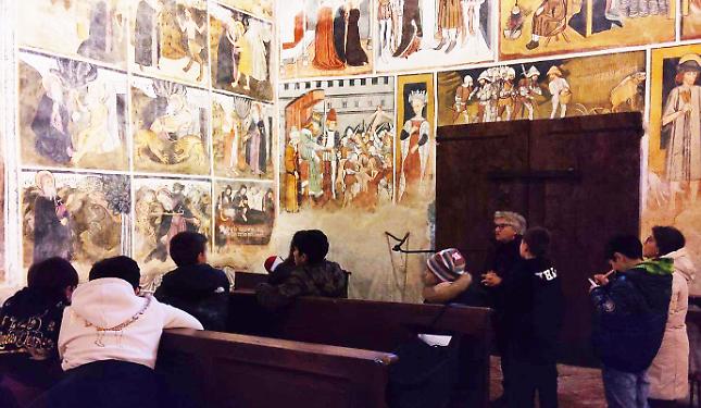 Gli incredibili affreschi medievali parlano con una voce nuova: quella dei bambini