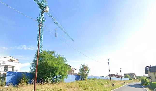 Quella gru ferma da 15 anni