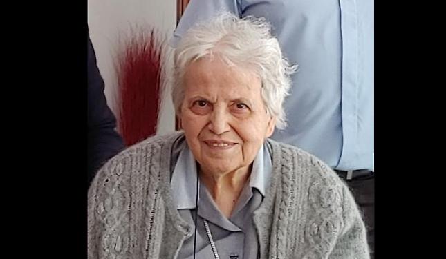 Addio alla suora che, con ago e filo, sapeva cucire la Fede addosso ai ragazzi