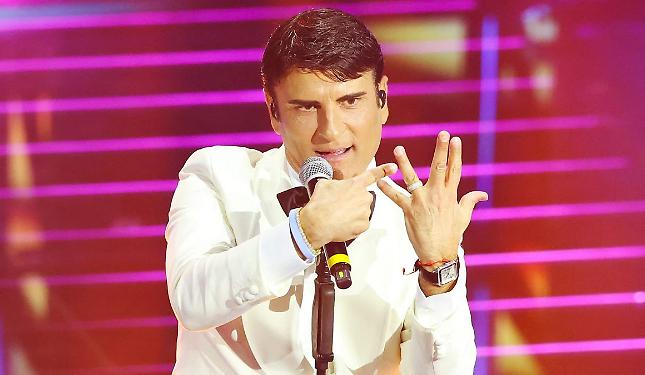 E meno male che arriva Sal a salvarci!