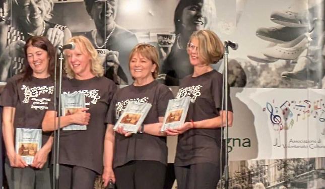 "Impegnati per chi si impegna", quattro amiche in teatro a Carr&ugrave;