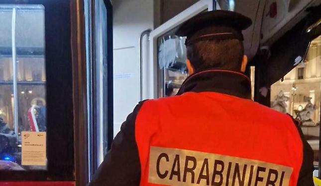 Controllo dei Carabinieri a Castagnito: in auto con 33 dosi di crack, arrestato 28enne
