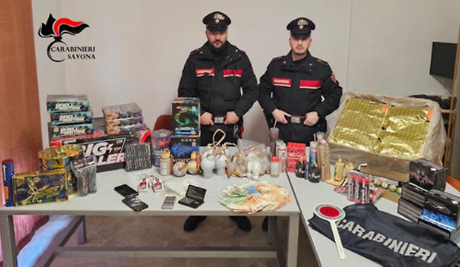 Operaio incensurato ritrovato con 50 grammi di hashish, 45 di cocaina, 35 di MDMAe 40 di esplosivo