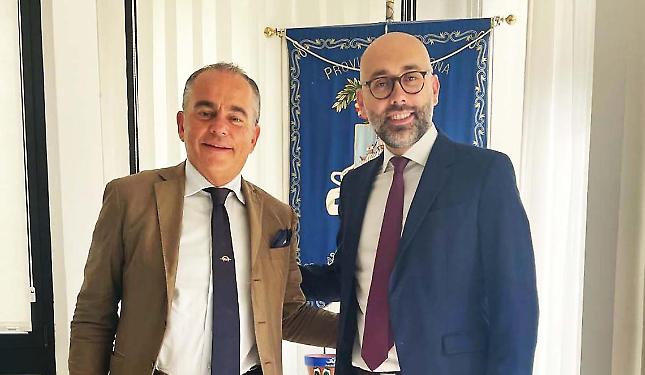 Sindaci con la fascia tricolore sugli sci: a Prato Nevoso la prima gara d&rsquo;Italia tra i presidenti di due Province