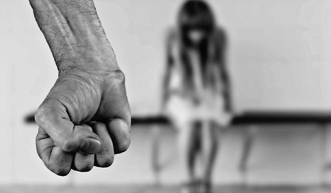 27 Comuni uniti contro la violenza sulle donne: la provincia di Savona dice &ldquo;Mai bandiera bianca&rdquo;