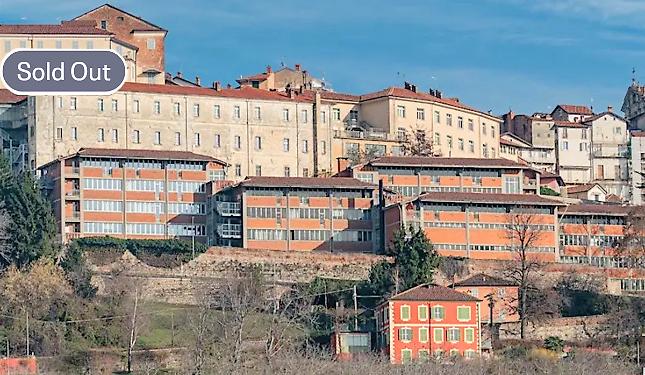 Effetto amarcord, tutti pazzi per la visita alla scuola da demolire: &laquo;Tutto sold out&raquo;