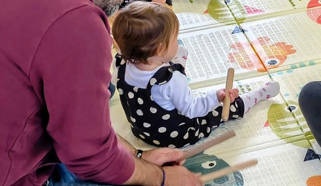 Coccole sonore: bimbi fino ai 3 anni e genitori, alla scoperta della musica