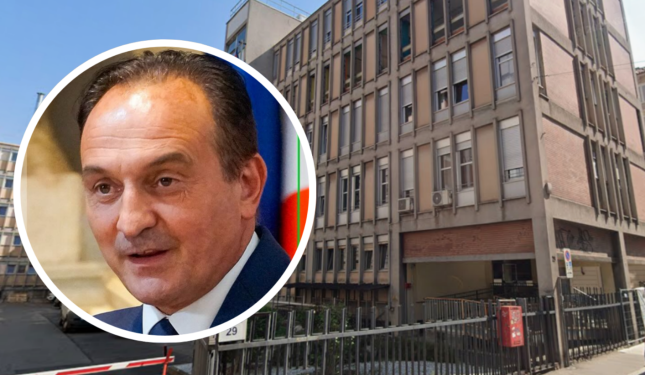 Si introducono nella sede Asl e mettono tutto a soqquadro: &laquo;Gesto inaccettabile&raquo;