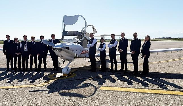 12 aspiranti piloti di linea francesi a lezione di volo nei cieli del Cuneese