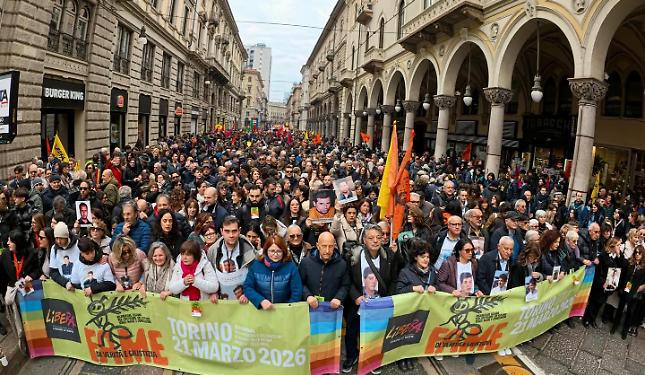 Torino sfida le mafie: migliaia in corteo con Libera per non dimenticare